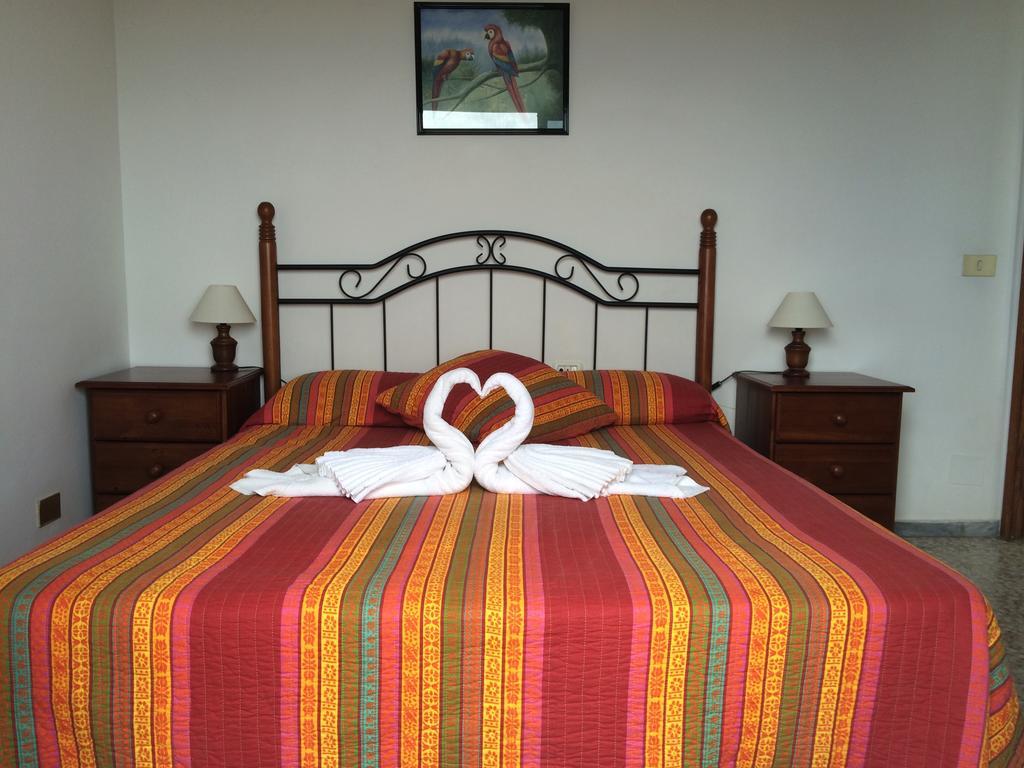 Apartamentos Dominguez Calera Δωμάτιο φωτογραφία