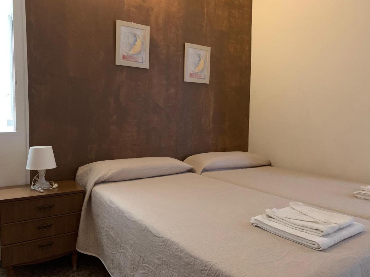 Apartamentos Dominguez Calera Εξωτερικό φωτογραφία